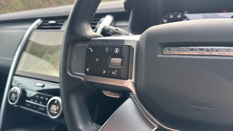 Land Rover Discovery 3.0 D300 Dynamic SE 5dr Auto Diesel Station Wagon